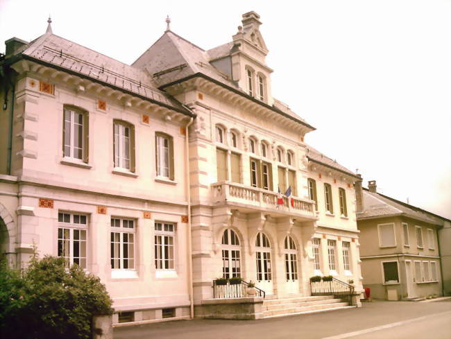 L'hôtel de ville - Brénod (01110) - Ain