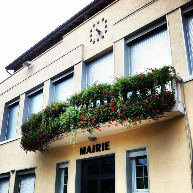 Vue de la façade de la Mairie - Chavannes-sur-Suran (01250) - Ain