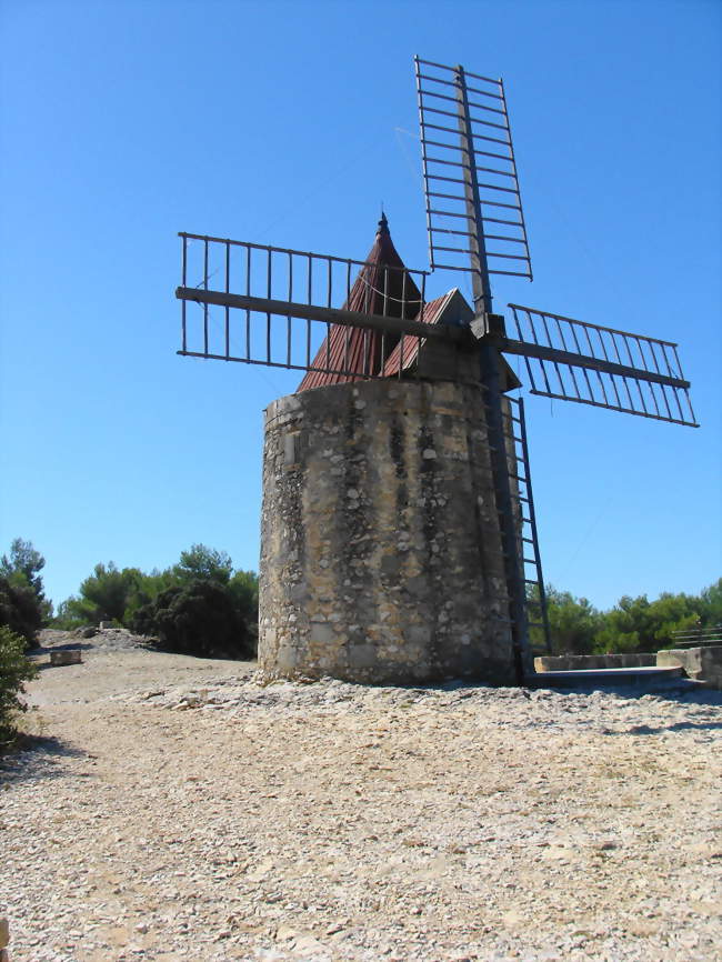 Le moulin d'Alphonse Daudet - Fontvieille (13990) - Bouches-du-Rhône