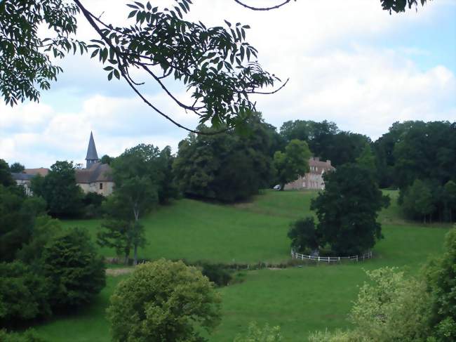 Le site classé - le château, l'église et la source Saint-Méen - Le Pré-d'Auge (14340) - Calvados