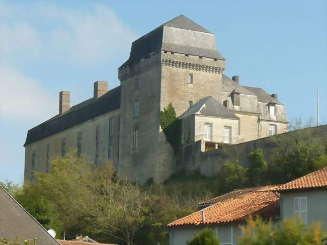 Le château de Chalais - Chalais (16210) - Charente
