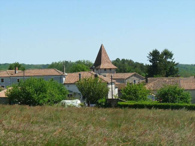 Le village vu depuis la mairie - Roussines (16310) - Charente