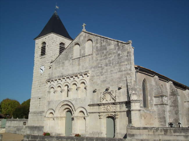 L\'église de Fontaines-d\'Ozillac - Fontaines-d\'Ozillac (17500) - Crédit photo: Cobber17