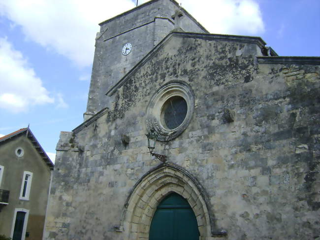 L'église Saint-Philibert inscrit aux monuments historiques depuis 23 février 1925 - Nieul-sur-Mer (17137) - Charente-Maritime