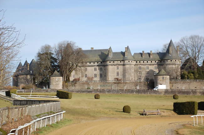 Château de Pompadour - Arnac-Pompadour (19230) - Corrèze