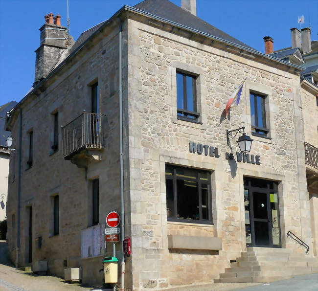 L'hôtel de ville - Treignac (19260) - Corrèze