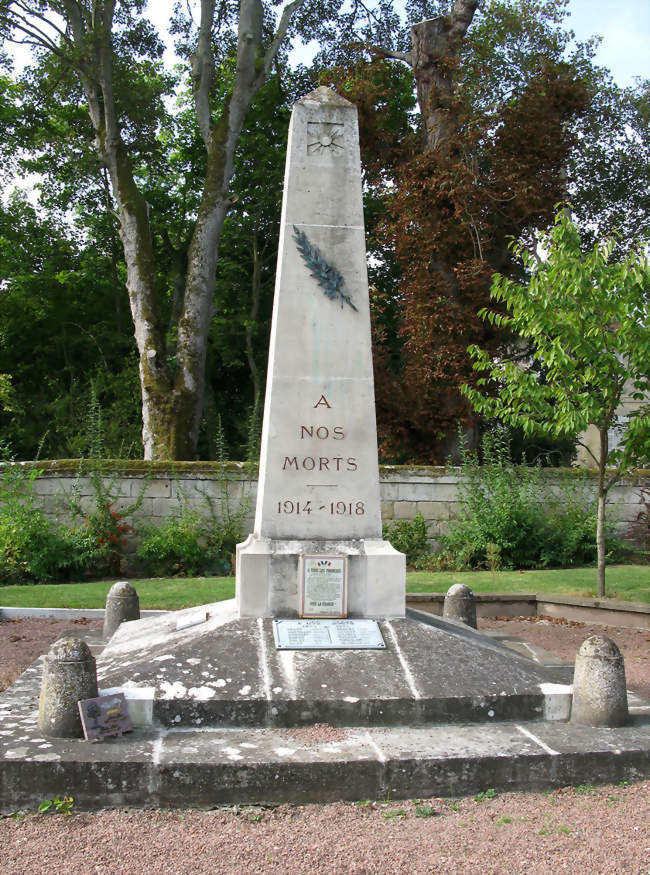Le monument aux morts - Vauxbuin (02200) - Aisne