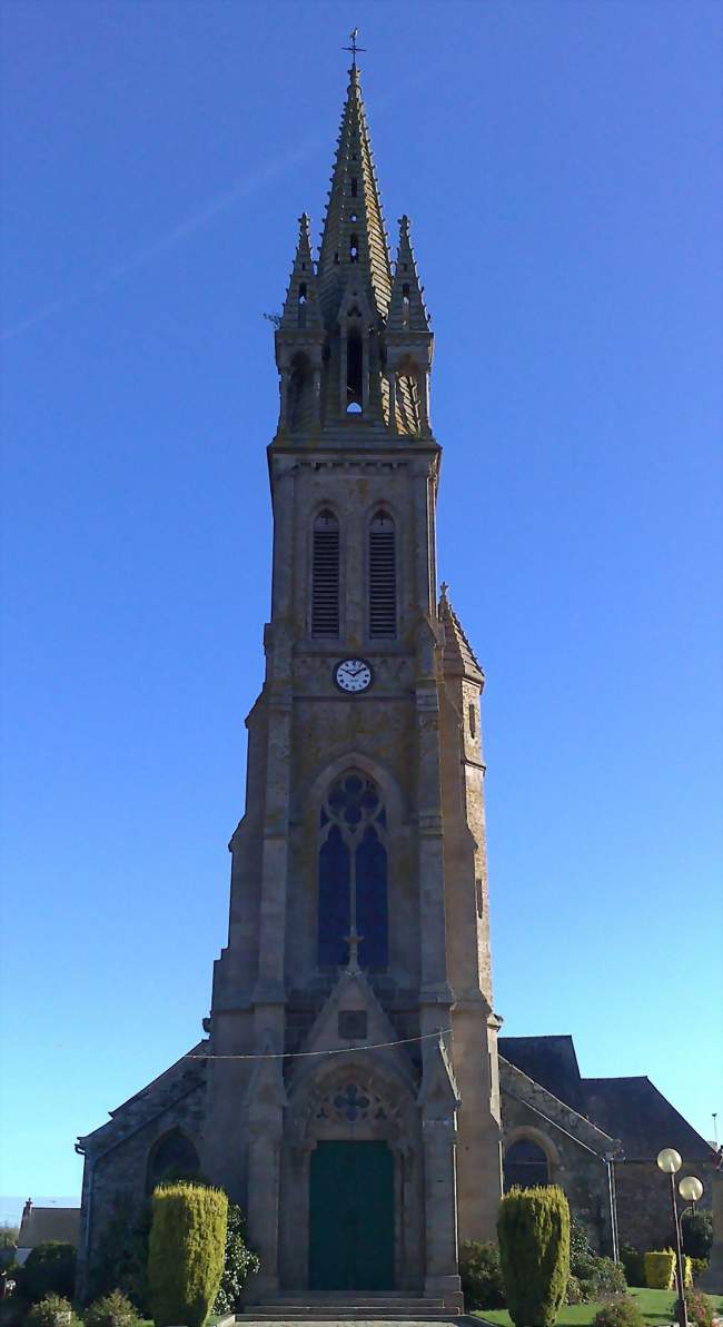 L'église de Goudelin au centre du village - Goudelin (22290) - Côtes-d'Armor