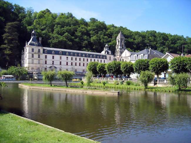 L'abbaye Saint-Pierre de Brantôme - Brantôme (24310) - Dordogne