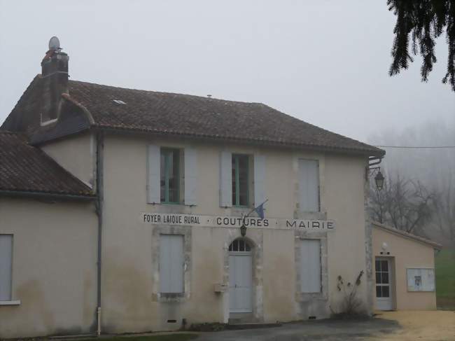 La mairie de Coutures - Coutures (24320) - Dordogne