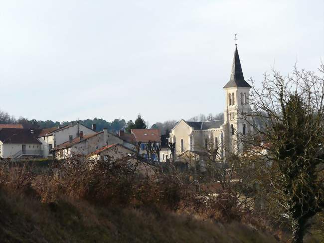 Le bourg de Léguillac-de-l'Auche - Léguillac-de-l'Auche (24110) - Dordogne