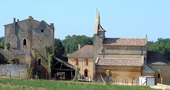 La maison du Prieur et l'église Sainte-Croix - Sainte-Croix (24440) - Dordogne