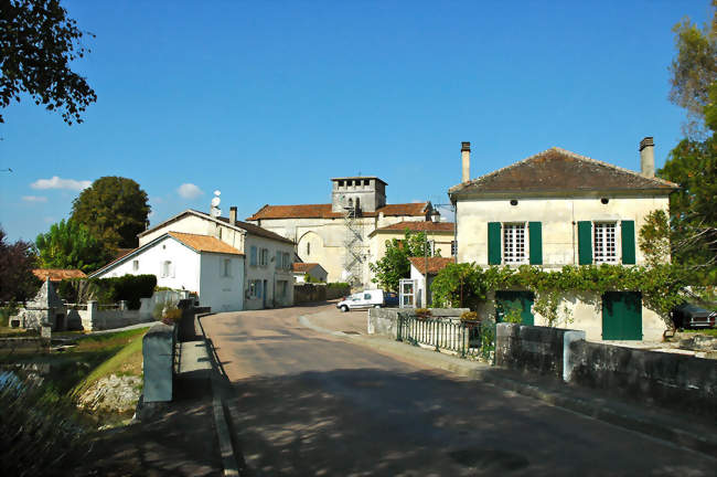 Le bourg de Vieux-Mareuil - Vieux-Mareuil (24340) - Dordogne