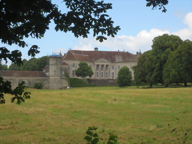 Le château de Moncley, partiellement sur la commune d'Émagny - Émagny (25170) - Doubs