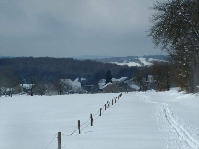 Vue du village sous la neige depuis la Gravellière - Étrappe (25250) - Doubs