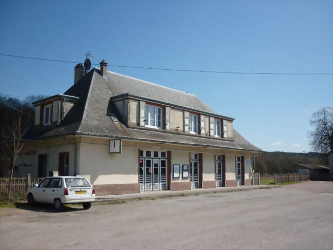 La gare de Glos - Montfort - Glos-sur-Risle (27290) - Eure