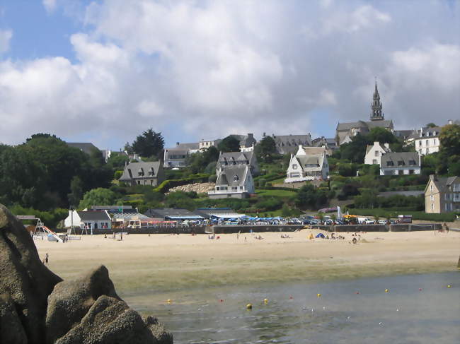 La ville vue de la plage du Kélenn - Carantec (29660) - Finistère