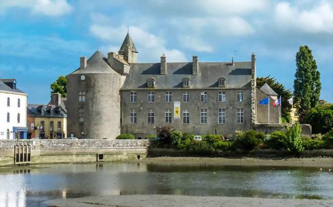 Le château servant aussi d'hôtel de ville - Pont-l'Abbé (29120) - Finistère