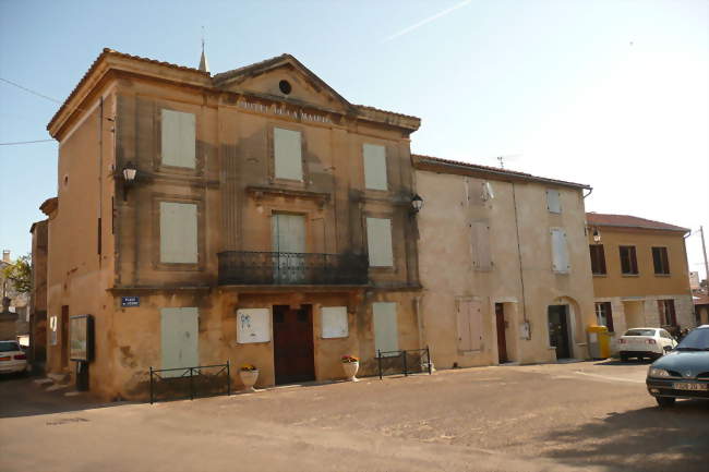 Hôtel de la mairie à Lirac - Lirac (30126) - Gard