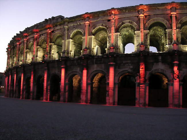 Les Arènes de Nîmes (Photo par G CHP)
