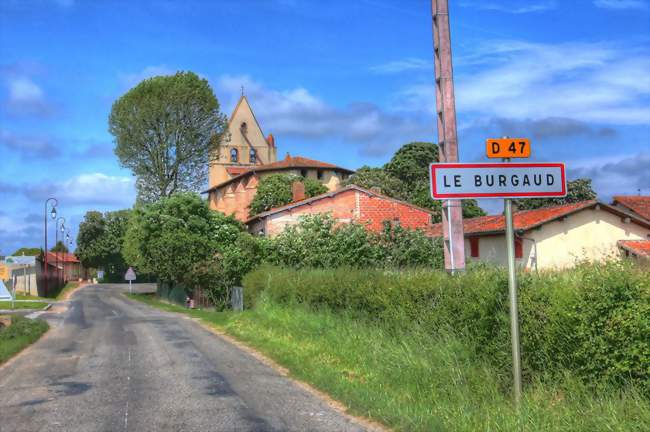 Entrée du village - Le Burgaud (31330) - Haute-Garonne
