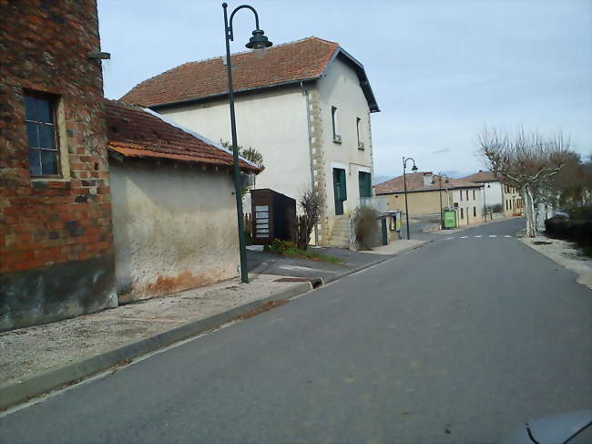 Rue principale - Lussan-Adeilhac (31430) - Haute-Garonne