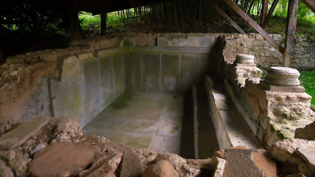 La piscine, ultime vestige de la villa gallo-romaine - Montoulieu-Saint-Bernard (31420) - Haute-Garonne