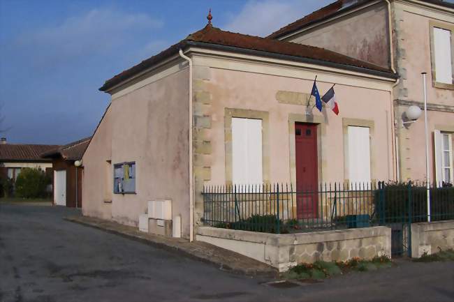 La mairie (déc 2010) - Brouqueyran (33124) - Gironde