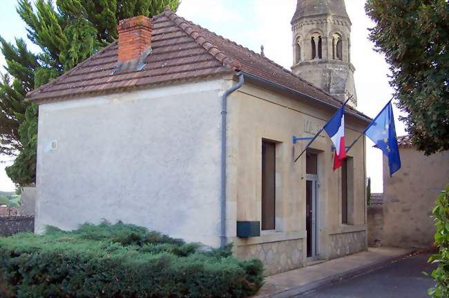 La mairie (août 2011) - Coutures (33580) - Gironde