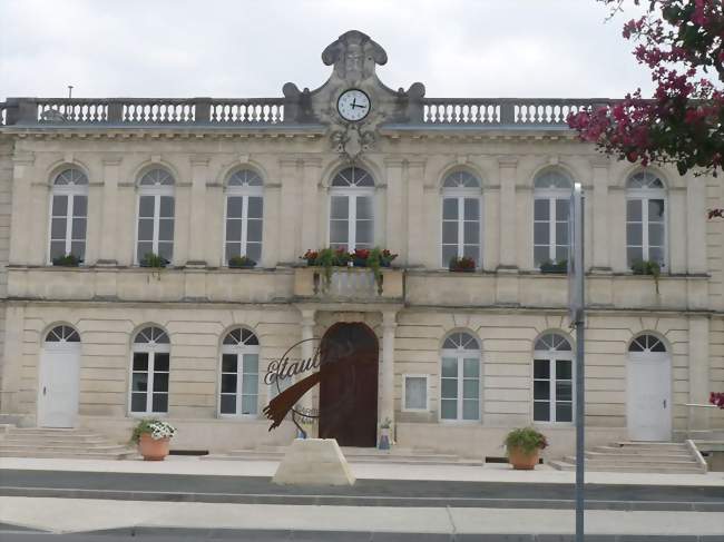 Mairie d'Étauliers - Étauliers (33820) - Gironde
