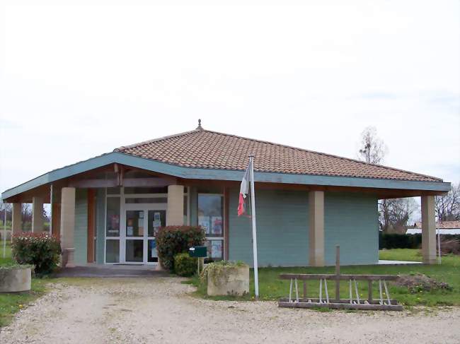 La mairie (mars 2010) - Gans (33430) - Gironde