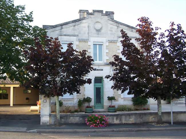 La mairie (sept 2012) - Landerrouat (33790) - Gironde