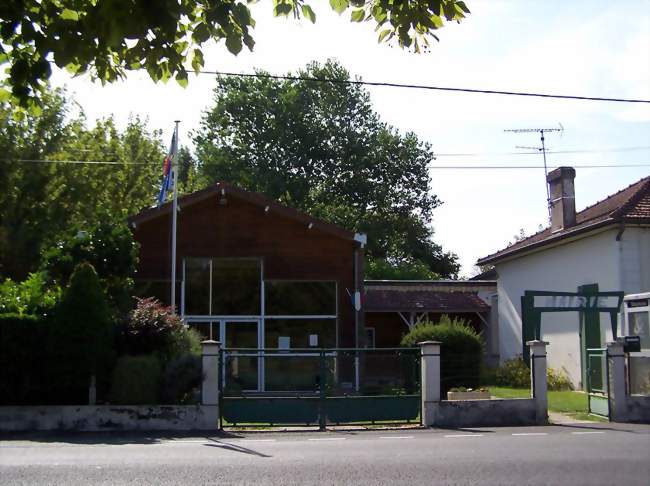 La mairie (août 2012) - Lartigue (33840) - Gironde