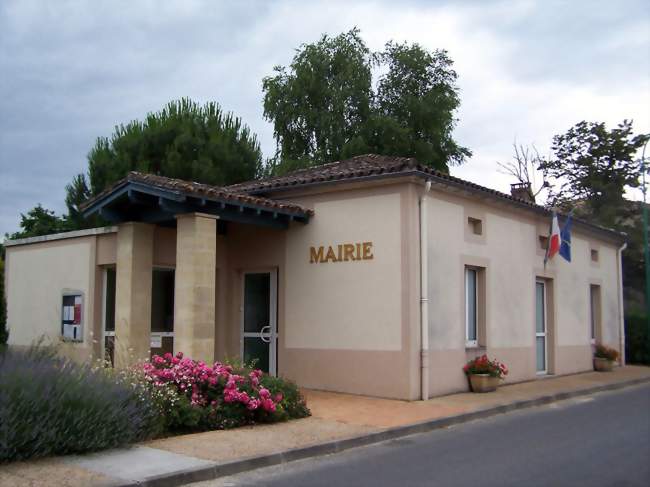 La mairie (juil 2012) - Lavazan (33690) - Gironde
