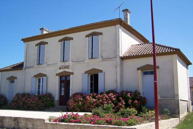La mairie (août 2011) - Loubens (33190) - Gironde