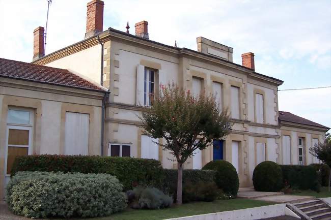 La mairie (sept 2011) - Saint-Côme (33430) - Gironde