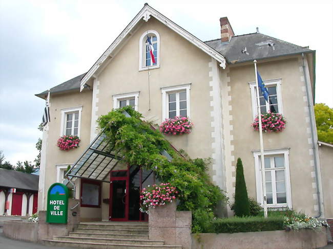 La mairie de Pacé depuis le parvis - Pacé (35740) - Ille-et-Vilaine