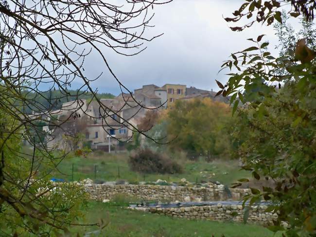 Vue générale du village - Céreste (04280) - Alpes-de-Haute-Provence
