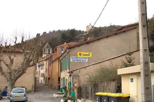 Rue de Mézel, et ses deux églises - Mézel (04270) - Alpes-de-Haute-Provence