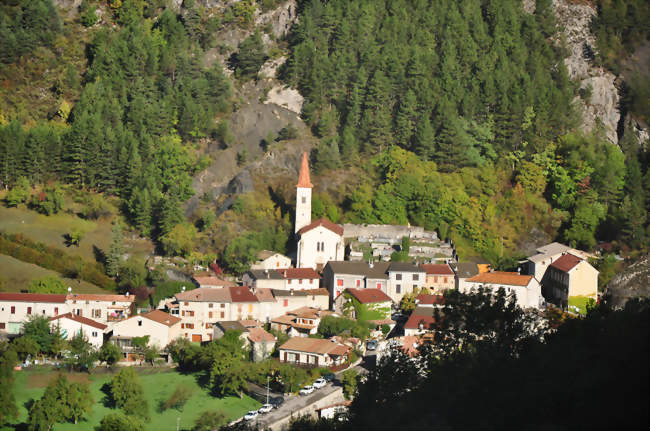 Prads-Haute-Bléone, le village - Prads-Haute-Bléone (04420) - Alpes-de-Haute-Provence