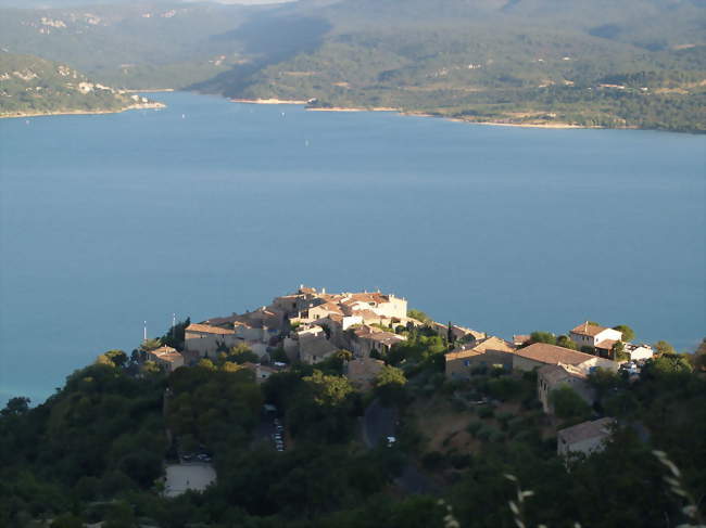 Vue générale du village - Sainte-Croix-du-Verdon (04500) - Alpes-de-Haute-Provence