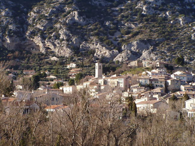 Vue sur le village de Volx - Volx (04130) - Alpes-de-Haute-Provence