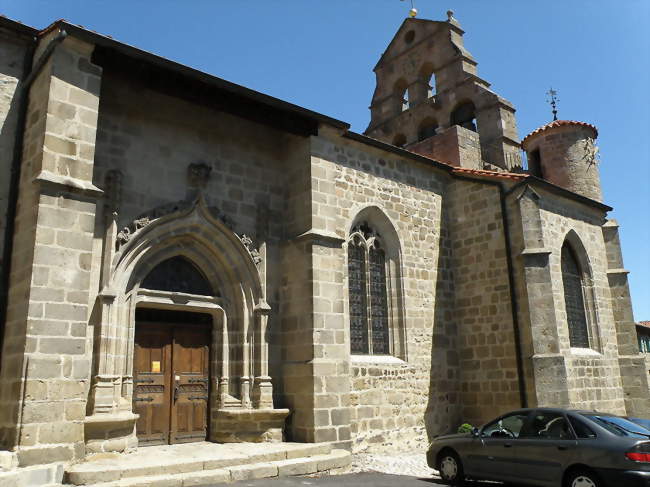 Église de Beauzac, avec portail de style gothique - Beauzac (43590) - Haute-Loire