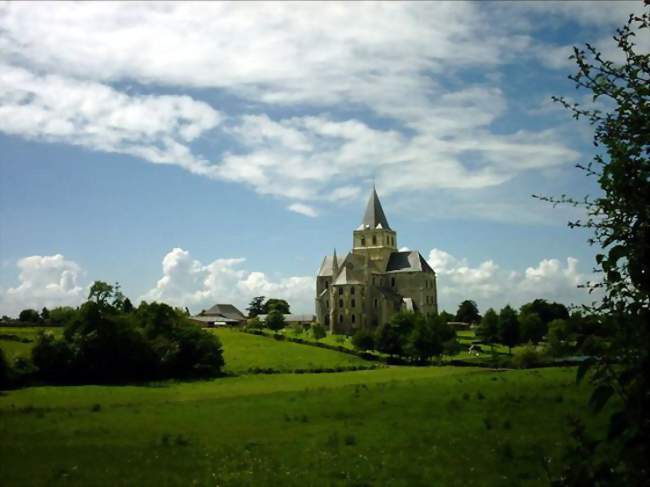 L'église abbatiale - Cerisy-la-Forêt (50680) - Manche