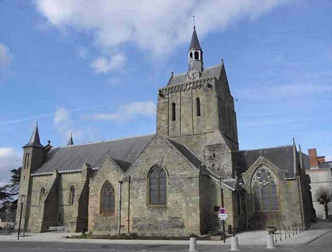Façade méridionale de l'église Notre-Dame - Pontorson (50170) - Manche