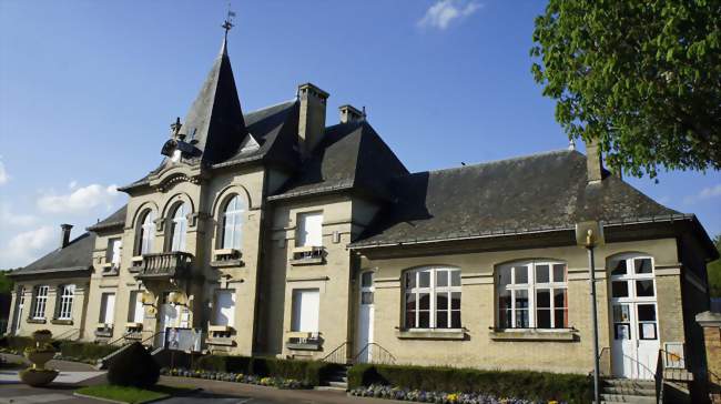 l'hôtel de ville, école - Loivre (51220) - Marne