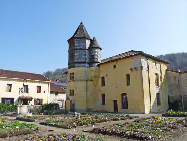 Le château et son jardin médiéval - Chevillon (52170) - Haute-Marne