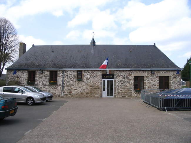 La mairie de la Bazoge-Monpinçon - La Bazoge-Montpinçon (53440) - Mayenne