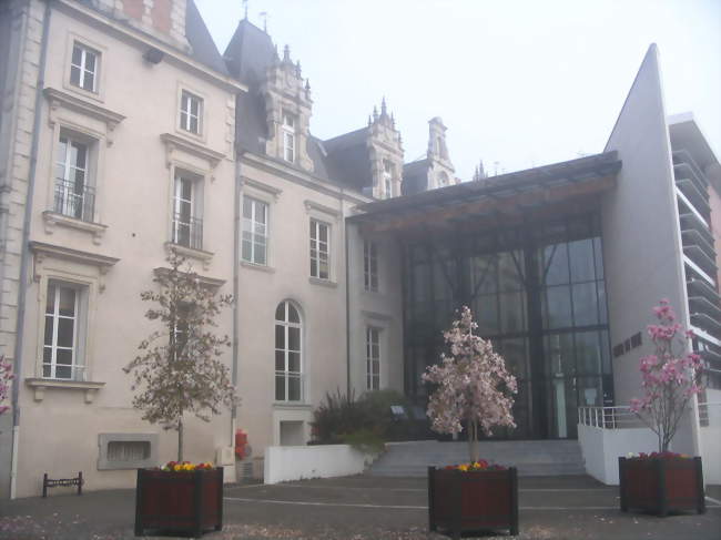 L'hôtel de ville - Changé (53810) - Mayenne