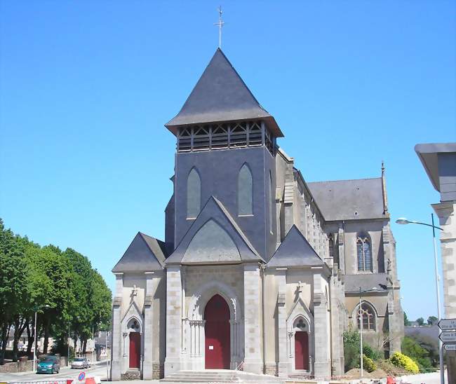 L'église Saint-Georges - Villaines-la-Juhel (53700) - Mayenne